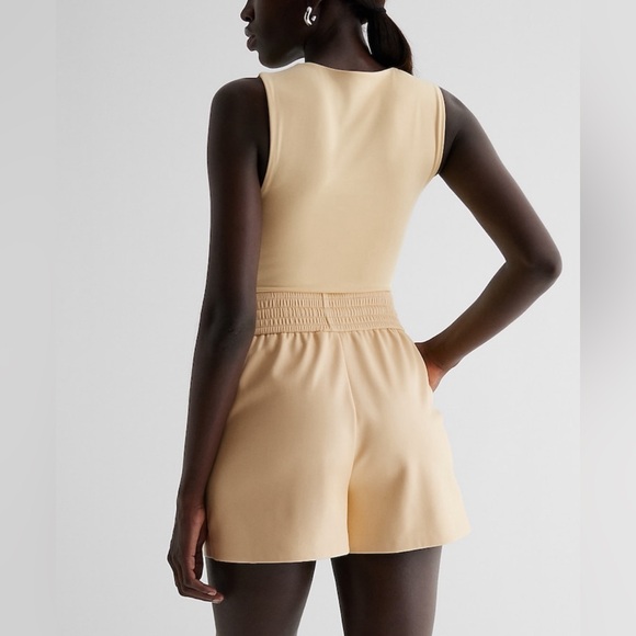 Express Pale Yellow Super High Waisted Faux Leather Pull On Shorts Size L - Picture 3 of 7